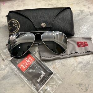Ray-Ban RB3025 Mirrored Aviator Classic